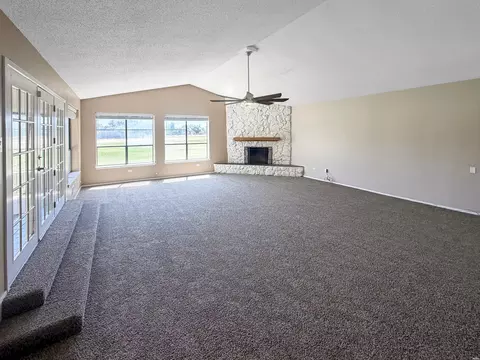 Living - 1705 Colonial Pkwy, Clovis, NM 88101 photo 3 of 5