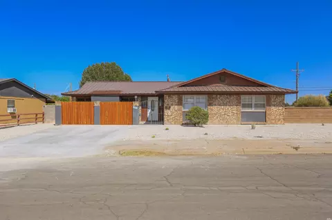 1109 Avenida Manana, Roswell, NM 88203