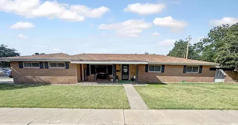 1711 N Vega Dr N, Hobbs, NM 88240
