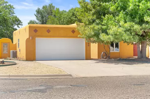 Exterior - 900 Laurelwood, Clovis, NM 88101 photo 2 of 12
