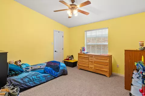 Bedroom - 2716 Northglen Dr, Clovis, NM 88101 photo 2 of 6