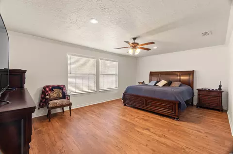 Bedroom - 2716 Northglen Dr, Clovis, NM 88101 photo 5 of 6