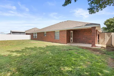 Exterior - 2716 Northglen Dr, Clovis, NM 88101 photo 5 of 5