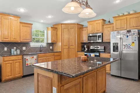 Kitchen - 2716 Northglen Dr, Clovis, NM 88101 photo 1 of 2
