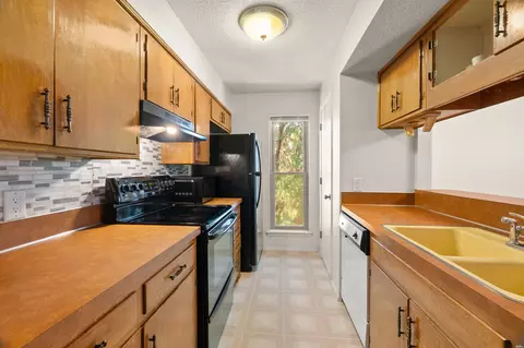 Kitchen - 3521 Adenmor, Clovis, NM 88101 photo 1 of 4