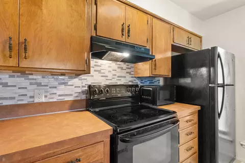Kitchen - 3521 Adenmor, Clovis, NM 88101 photo 3 of 4