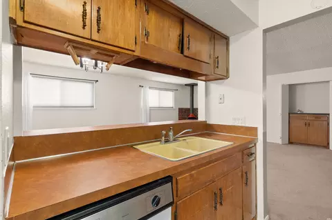 Kitchen - 3521 Adenmor, Clovis, NM 88101 photo 4 of 4