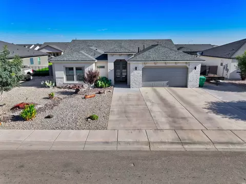 602 Pima Dr, Carlsbad, NM 88220