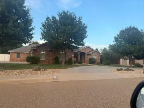 4016 Springwood, Clovis, NM 88101 photo 2