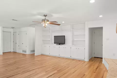 Living - 1709 Fairway Ter, Clovis, NM 88101 photo 3 of 6