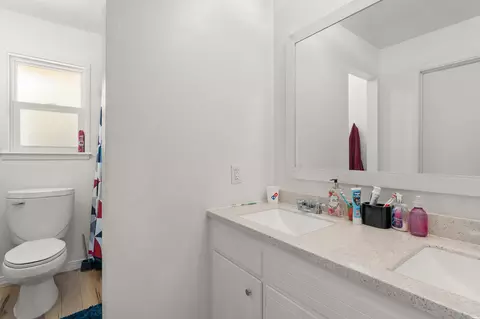 Bath - 1709 Fairway Ter, Clovis, NM 88101 photo 1 of 4