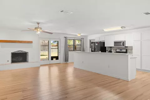 Living - 1709 Fairway Ter, Clovis, NM 88101 photo 5 of 6