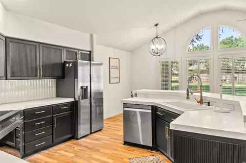 Kitchen - 1608 St Andrews Dr, Clovis, NM 88101 photo 3 of 5