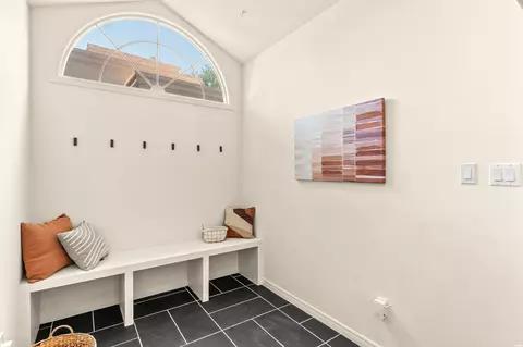 Entry Way - 1608 St Andrews Dr, Clovis, NM 88101 photo 6 of 8