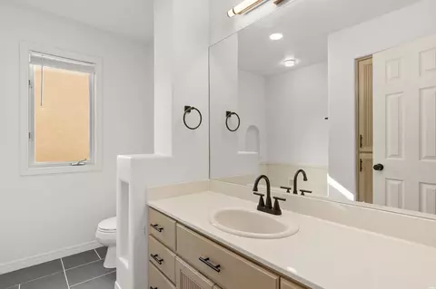 Bath - 1608 St Andrews Dr, Clovis, NM 88101 photo 7 of 9