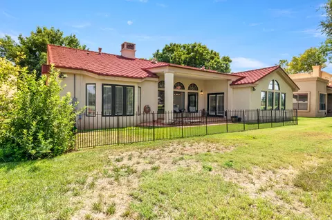 Exterior - 1608 St Andrews Dr, Clovis, NM 88101 photo 8 of 10