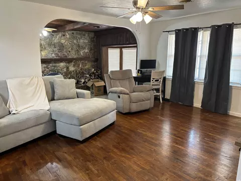 Living - 513 W Yucca W, Clovis, NM 88101 photo 1 of 2