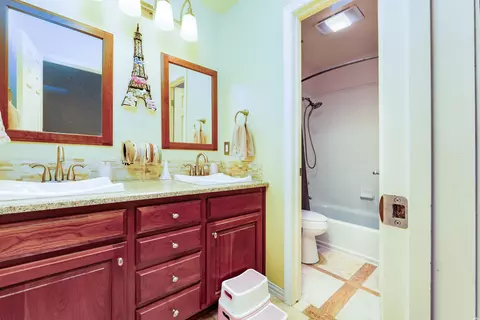 Bath - 612 Shay Marie Ct, Clovis, NM 88101 photo 1 of 3