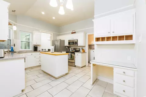 Kitchen - 612 Shay Marie Ct, Clovis, NM 88101 photo 5 of 5