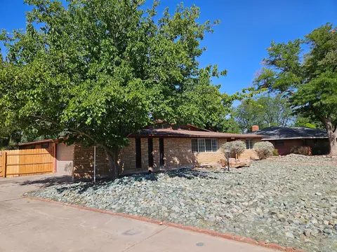 2604 Gaye Dr, Roswell, NM 88201