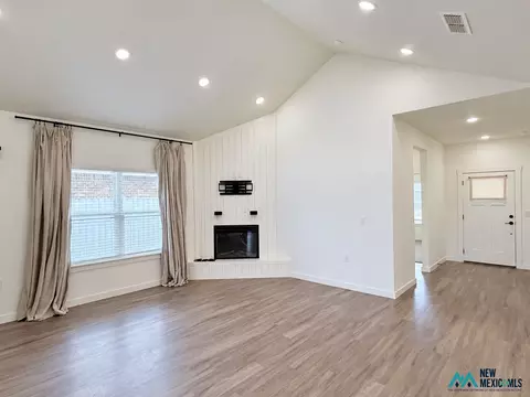 Living - 100 Middleton, Clovis, NM 88101 photo 1 of 2
