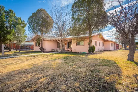 1614 W 3rd St, Roswell, NM 88201