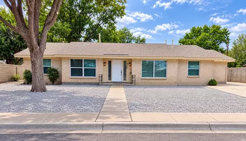3208 N Futura, Roswell, NM 88201