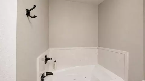 Bath - 3709 Ethan, Clovis, NM 88101 photo 2 of 4