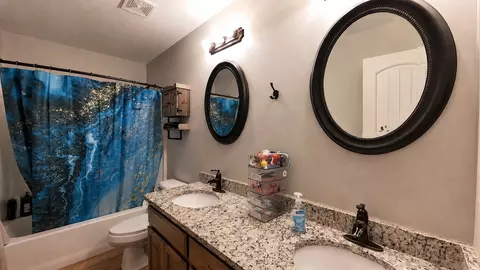 Bath - 3709 Ethan, Clovis, NM 88101 photo 4 of 4