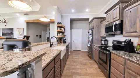 Kitchen - 3709 Ethan, Clovis, NM 88101 photo 3 of 3