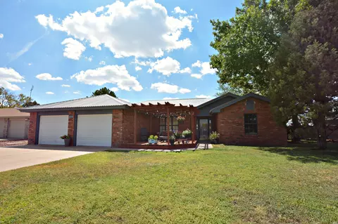 432 Monticello Parkway Dr, Portales, NM 88130