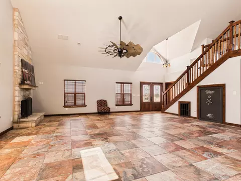 900 N Lake Rd, Artesia, NM 88210