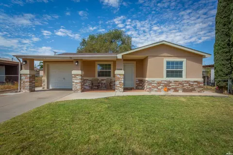 1104 S 2nd St, Artesia, NM 88210