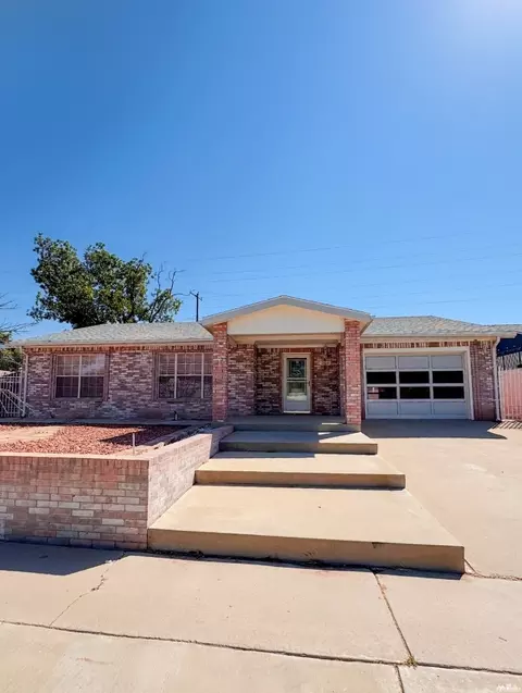 318 Nelson, Carlsbad, NM 88220