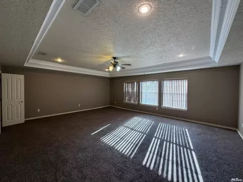Living - 813 Chase Mdw, Clovis, NM 88101 photo 6 of 6