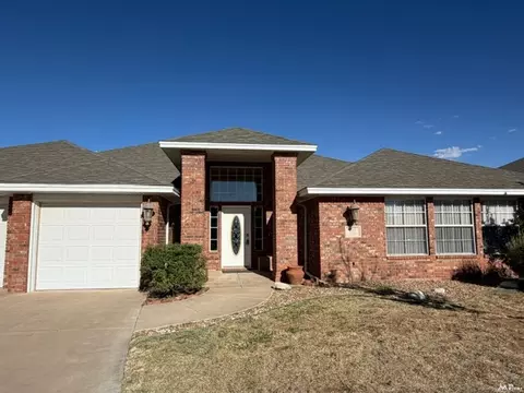 Exterior - 813 Chase Mdw, Clovis, NM 88101 photo 2 of 8