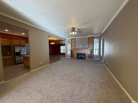 Living - 813 Chase Mdw, Clovis, NM 88101 photo 1 of 6