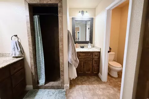 Bath - 125 Mariposa, Clovis, NM 88101 photo 1 of 6