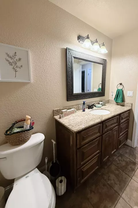 Bath - 125 Mariposa, Clovis, NM 88101 photo 5 of 6