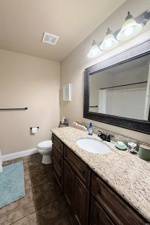 Bath - 125 Mariposa, Clovis, NM 88101 photo 6 of 6