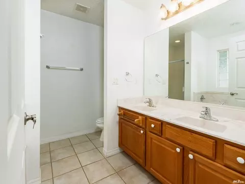 Bath - 3716 Benjamin Davis Dr, Clovis, NM 88101 photo 1 of 3