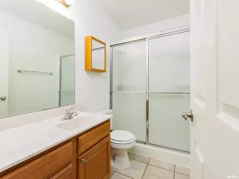 Bath - 3716 Benjamin Davis Dr, Clovis, NM 88101 photo 3 of 3