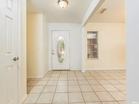 Entry Way - 3716 Benjamin Davis Dr, Clovis, NM 88101 photo 1 of 2