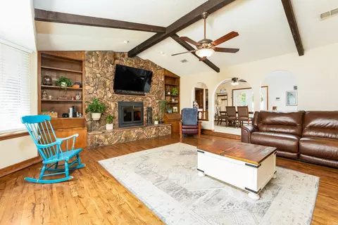 Living - 200 Chanticleer Pl, Clovis, NM 88101 photo 2 of 3