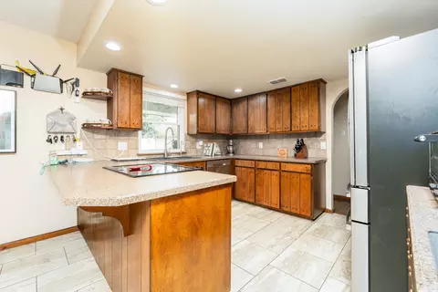 Kitchen - 200 Chanticleer Pl, Clovis, NM 88101 photo 1 of 4