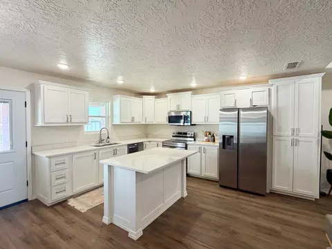 Kitchen - 3800 Lockhaven, Clovis, NM 88101 photo 1 of 3