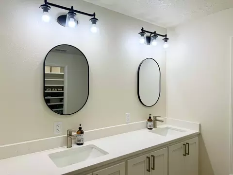 Bath - 3800 Lockhaven, Clovis, NM 88101 photo 4 of 6