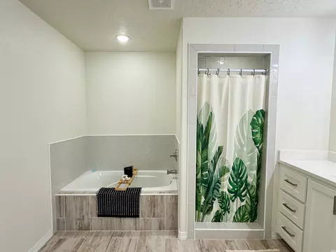 Bath - 3800 Lockhaven, Clovis, NM 88101 photo 3 of 6