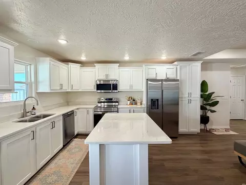 Kitchen - 3800 Lockhaven, Clovis, NM 88101 photo 2 of 3