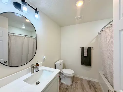 Bath - 3800 Lockhaven, Clovis, NM 88101 photo 5 of 6